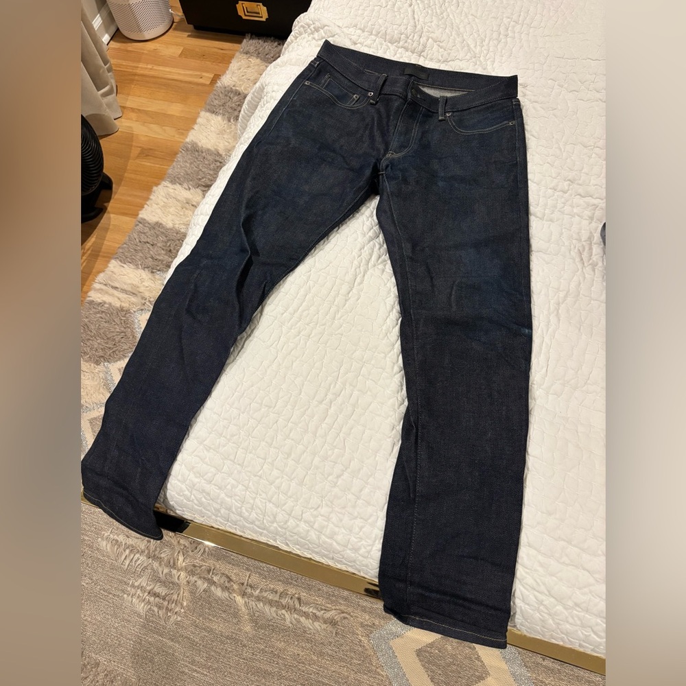 Uniqlo Men’s Dark Wash Stretch Jeans – Size 31x32